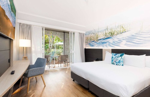 Twin Waters Hotel | Novotel Sunshine Coast Resort