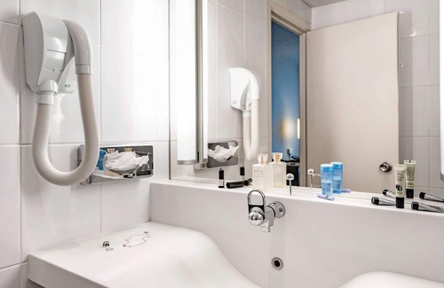 Rouvignies Hotel | Novotel Valenciennes