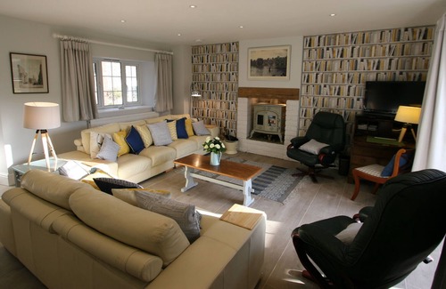 Bishops Castle Other | NOW AVAILABLE 2 to 12 October and 3 Nov to 18 Dec LUXURY & PEACE book now!