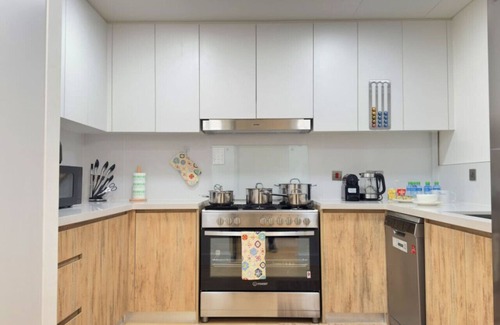 Abu Dhabi Apartment | Noya Retreat: Contemporary 4BR Sanctuary