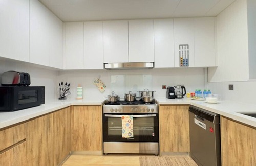 Abu Dhabi Apartment | Noya Retreat: Contemporary 4BR Sanctuary