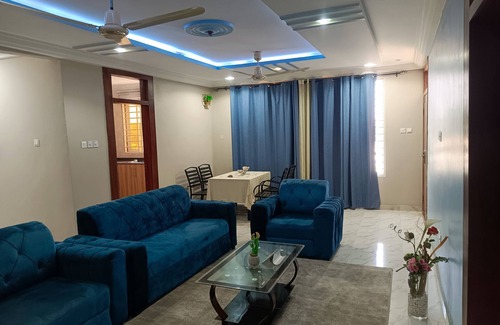 Accra House | nSpacious 6-bedroom house with WiFi and AC in Greater Accra Region-tantra hill