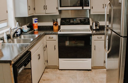 Morris House | Nubbintown UP House Great Stay for Family or Work