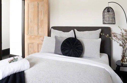Lancefield House | NudgeNudgeWinkWink (Suits Up To Three Couples)