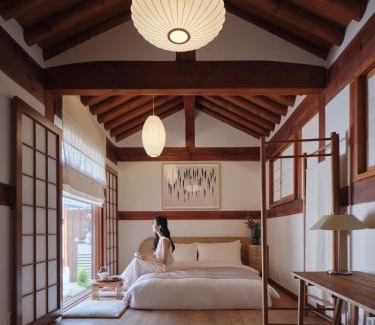 Seochon House | NuileStay Seoul Premium Hanok