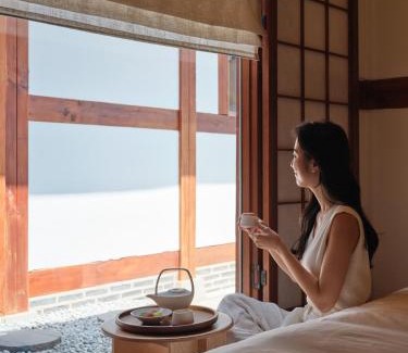 Seochon House | NuileStay Seoul Premium Hanok