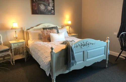 Stanley Bed & Breakfast | Number 10 -Queen Room with b/fast