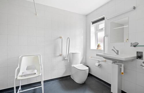 Reydon Apartment | Number 4 - Lytton Tree Lodge, Reydon, Southwold