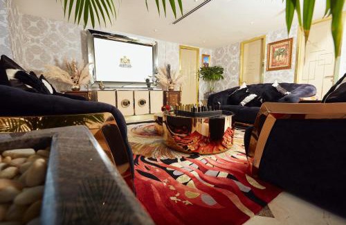 North Ridge Hotel | Number One Oxford Street Hotel & Suites