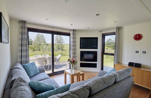 Frome Cabin | Nunney Lodge, a rural retreat on the outskirts of Frome, near Longleat Safari Park and Bath!