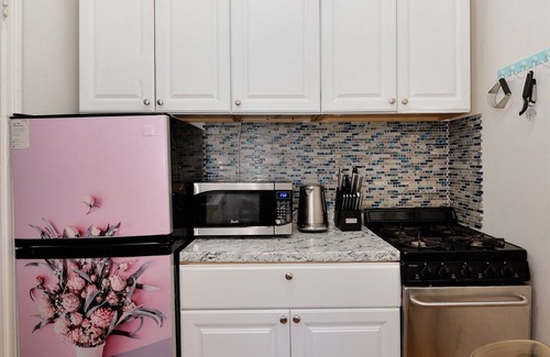 Sutton Place Apartment | NY-Cozy 2BR Sutton Place Apt: Classic Charm &Prime