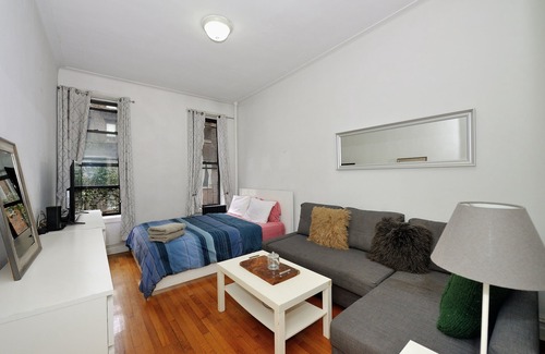 Sutton Place Apartment | NY-Cozy 2BR Sutton Place Apt: Classic Charm &Prime