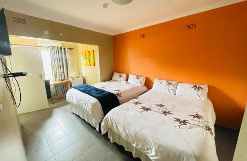Central Kalahari Game Reserve Bed & Breakfast | Nyati Bed & Breakfast