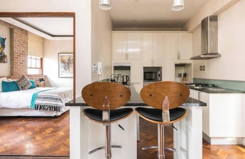 Downtown Johannesburg Apartment | NYC styled, 3 bed, City Centre Apartment!