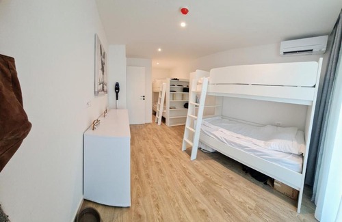 Dugis Apartment | Nydelig ny, betjent leilighet i Makarska