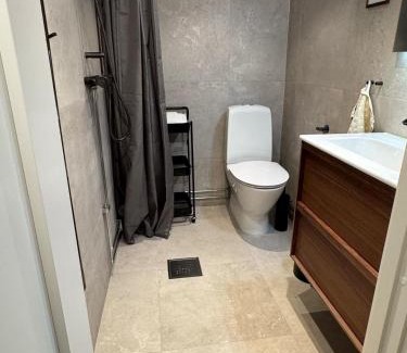 Bankeryd Apartment | Nyrenoverad 2-rummare 10 min från Jönköping