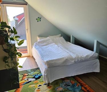 Vastra Frolunda Villa | Nyrenoverad stor villa 15 mintuer från Göteborg centrum