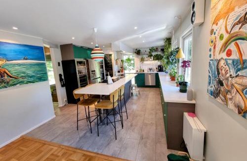 Vastra Frolunda Villa | Nyrenoverad stor villa 15 mintuer från Göteborg centrum
