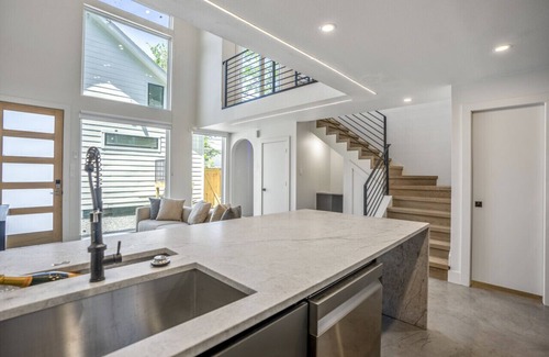 Greater East End Apartment | O'Four Lofts North, Luxury Cabin Retreat