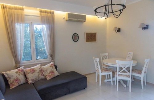 Sipiada Apartment | OAK apartment - Garden, Monodri