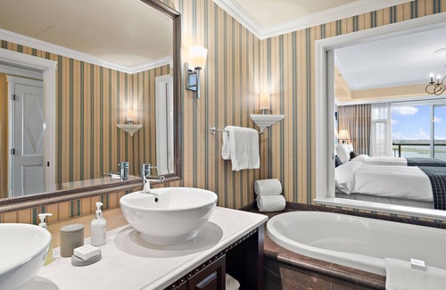South Oak Bay Resort | Oak Bay Beach Hotel