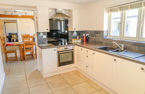 Rochdale Cottage | OAK COTTAGE, family friendly, character holiday cottage in Milnrow