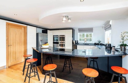 Knowle Sands House | Oak Cottage, Games Room, Dog Friendly Sleep 16 NEC