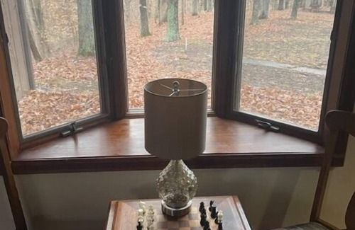 Morgantown Cabin | Oak Haven 1827 Cabin Rental