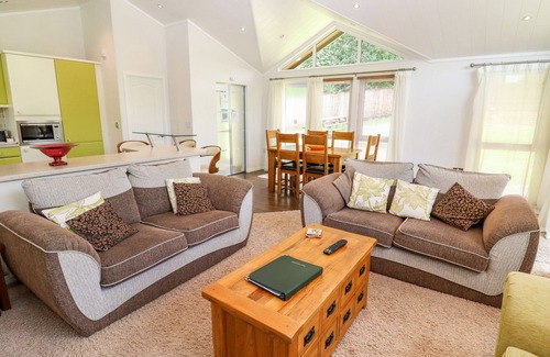 Blaisdon Cottage | OAK LODGE, family friendly, luxury holiday cottage in Glasshouse