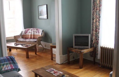 Laurium Apartment | OAK STREET INN - COPPER SUITE