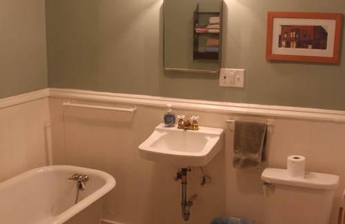 Laurium Apartment | OAK STREET INN - COPPER SUITE