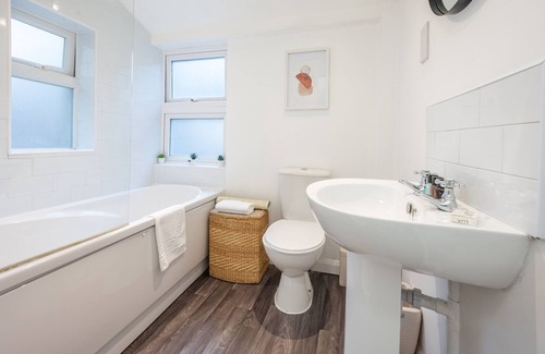 Cwm Frwd Oer House | Oak Terrace by Tŷ SA