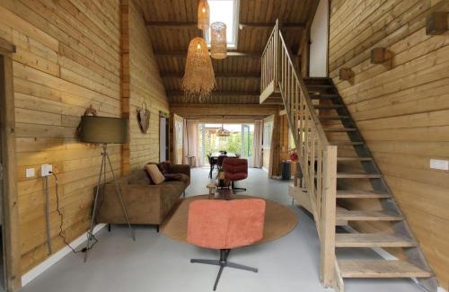 Zon en Schild House | Oak Valley 17