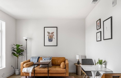 Oakland Ave - Harrison St Apartment | Oakland 1BR with Modern Furnishings Near BART