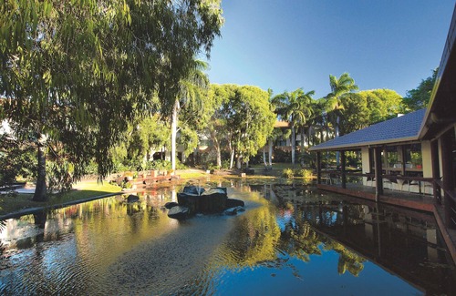 Golden Beach Apartment | Oaks Sunshine Coast Oasis Resort