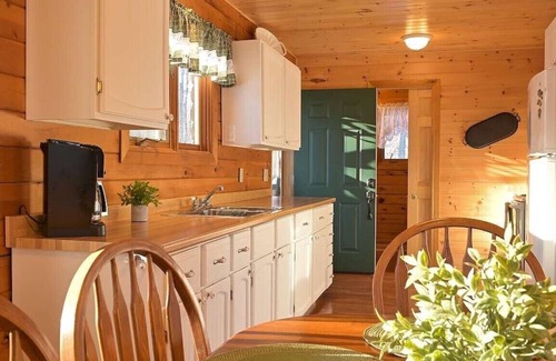 Nipissing Cottage | Oakstone Haven - Three Bedroom Cottage, Sleeps 6