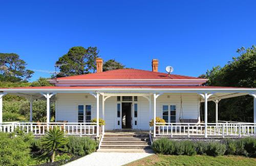Omiha House | Oakura Bay Villa - Stay Waiheke