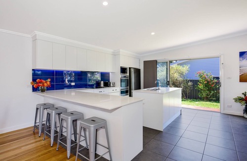 Callala Beach House | Oakwood at the Beach – eco family home + pool