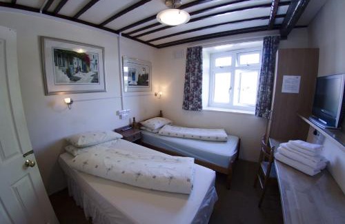 Hillingdon Bed & Breakfast | Oakwood Bed and Breakfast Heathrow