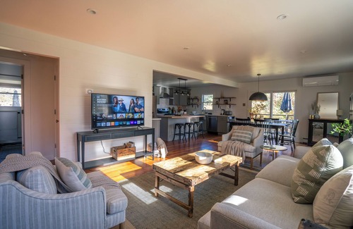 Kerhonkson House | Oakwood Cabin: Kerhonkson’s Retreat