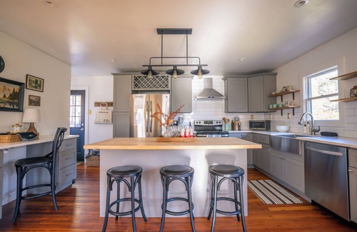Kerhonkson House | Oakwood Cabin: Kerhonkson’s Retreat