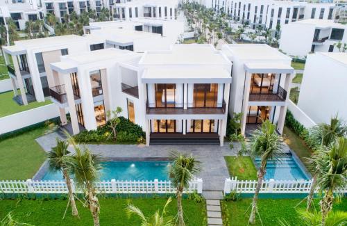 Bai Chay Resort | Oakwood Ha Long
