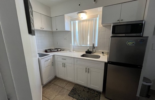 Royal Poinciana Condo | Oasis at Hollywood Unit 8 - Sleep 2
