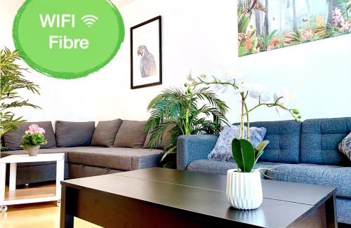 Le Plessis-Robinson Apartment | Oasis au Coeur de Ville