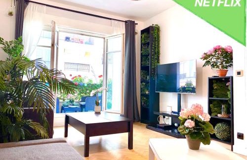 Le Plessis-Robinson Apartment | Oasis au Coeur de Ville
