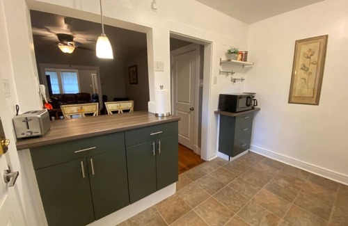 Wilkinsburg Apartment | Oasis by Frick Park w Garage Parking and Workspace