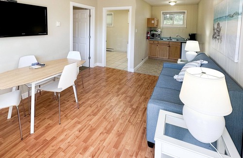 Wasaga Beach Hotel | Oasis by the Bay Vacation Suites