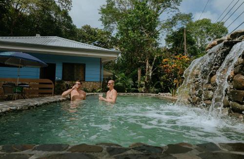 Valle Pura Vida Bed & Breakfast | Oasis Diverse Adult Retreat