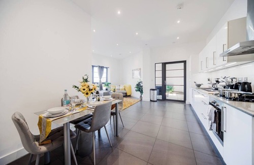 Woolwich Riverside Condo | Oasis Flat|Central London |O2|Parking|Wifi 500mb