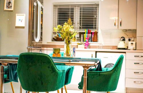 Spencers Wood House | Oasis Haven King room